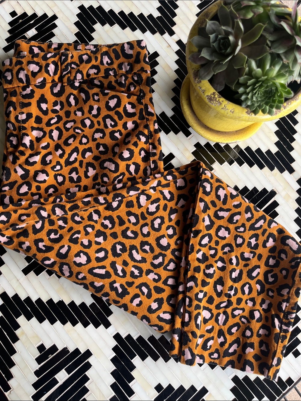 Old Navy Leopard Print Pixie Pants - Rust Orange & Pink